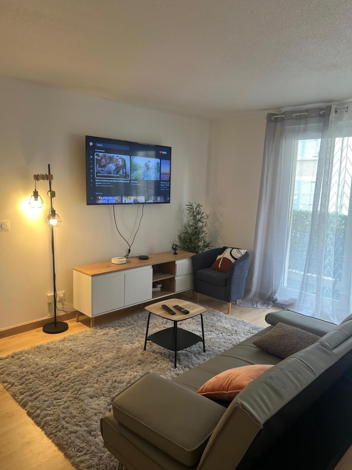 Champion Suites Sarcelles Phòng bức ảnh