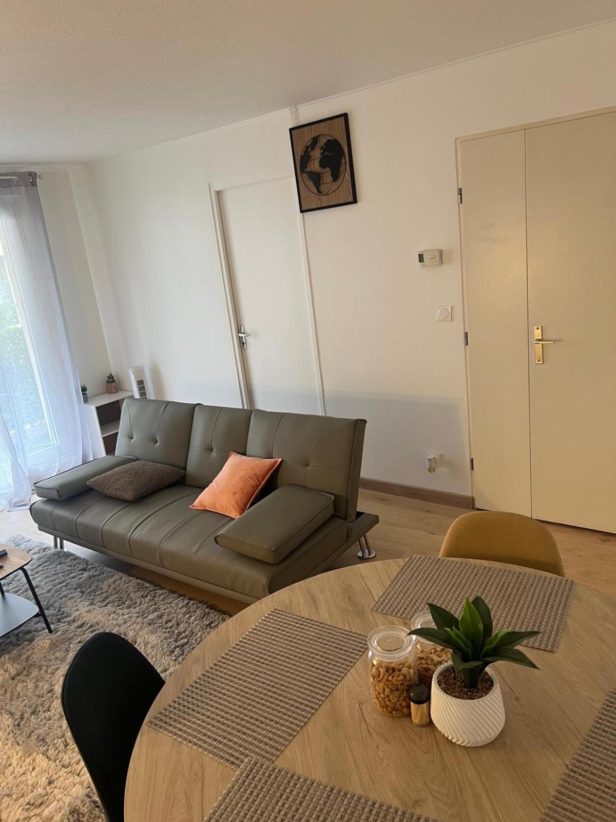 Champion Suites Sarcelles Ngoại thất bức ảnh